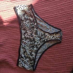 NWT Torrid size 3 Beige & Black Cheeky Flocked Floral Open Back Panties